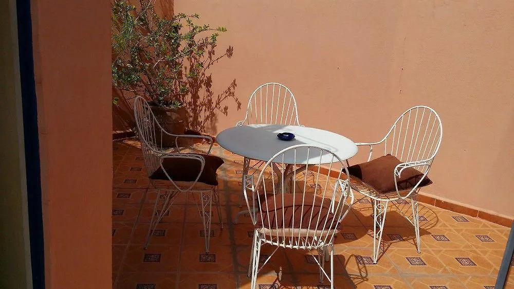 Riad La Lune De Marrakech 마라케시 2*,