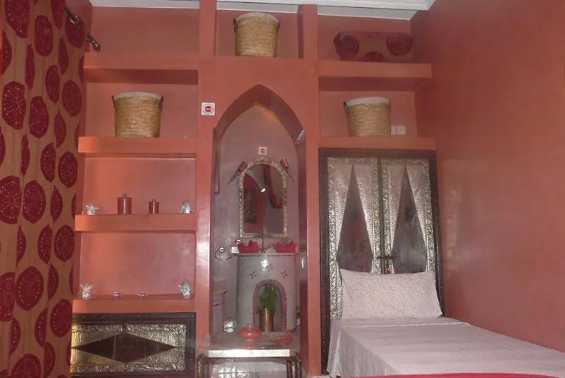 Riad La Lune De Marrakech 마라케시 2*,